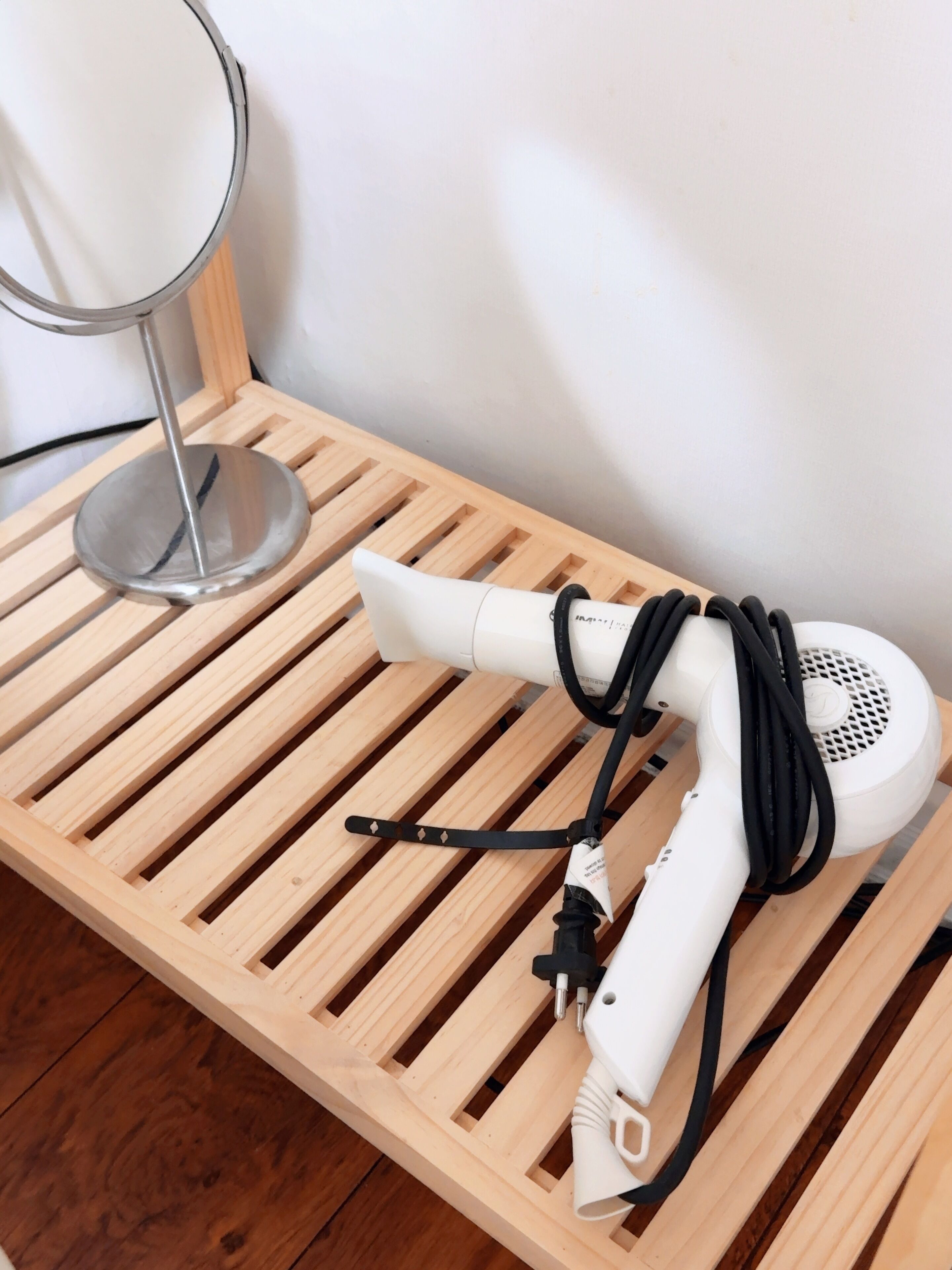 ベーシック シングルルーム セミダブルベッド 1 台 禁煙 シティビュー