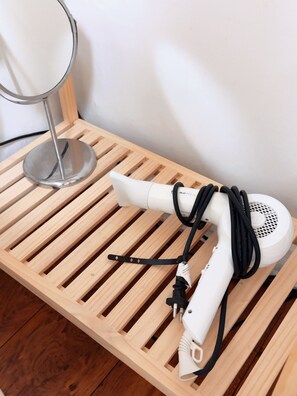 ベーシック シングルルーム セミダブルベッド 1 台 禁煙 シティビュー