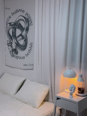 ベーシック ダブルルーム クイーンベッド 1 台 禁煙 シティビュー