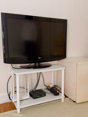 Basic Single Room, 1 Large Twin Bed, Non Smoking, City View - Spring garden Inn (Gumi)