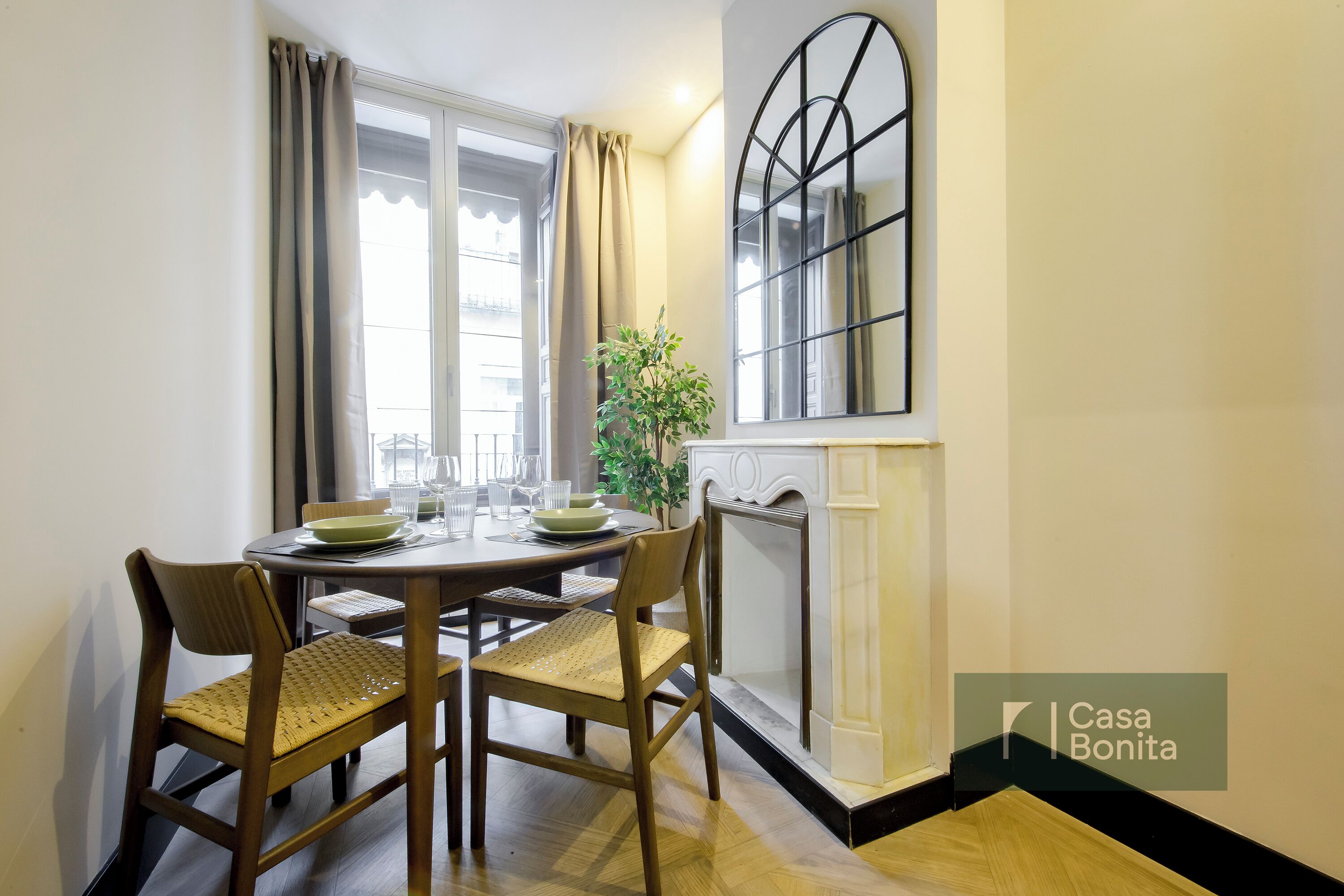 Appartement, 2 chambres, balcon, vue sur la ville | Aire de séjour