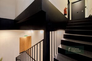 Interior entrance - Tu Casa Bonita en Hernán Cortés (Madrid)