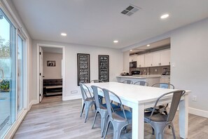 Dining - Scottsdalestays 6BR/4BA-14 Beds, Pool & Spa, Cabana-Best Dine, Golf & Event Area (Phoenix)