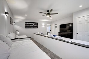 6 habitaciones, tabla de planchar con plancha y acceso a internet 