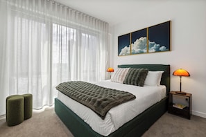 1 bedroom, desk, iron/ironing board, free WiFi - Luxury Skyline Suite. Heated Pool, Gym Sauna Steam, Business Centre, Free Wifi (Southbank)