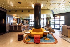 Lobby - Luxury Skyline Suite. Heated Pool, Gym Sauna Steam, Business Centre, Free Wifi (Southbank)