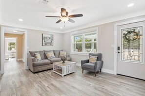 Unclassified image, 2 of 24, button - Perfect 3-bedroom house with AC in serene Milton (Milton)