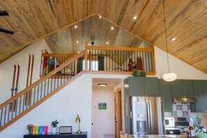 雪櫃、微波爐、焗爐、爐具