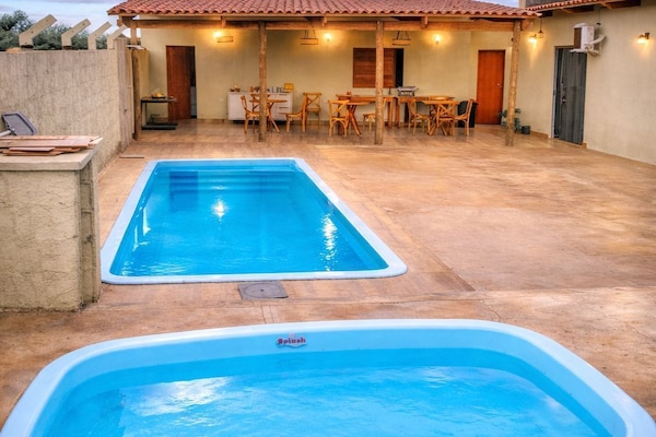 2 outdoor pools
