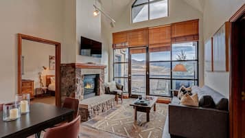 Televisión, chimenea