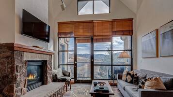 Televisión, chimenea