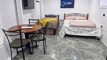 Studio, 1 Bedroom, Garden View