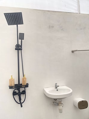 Chalet rustique, vue sur le lac | Salle de bain