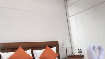 Cabin, quang cảnh hồ