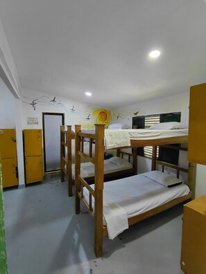 9 chambres, Wi-Fi, draps fournis