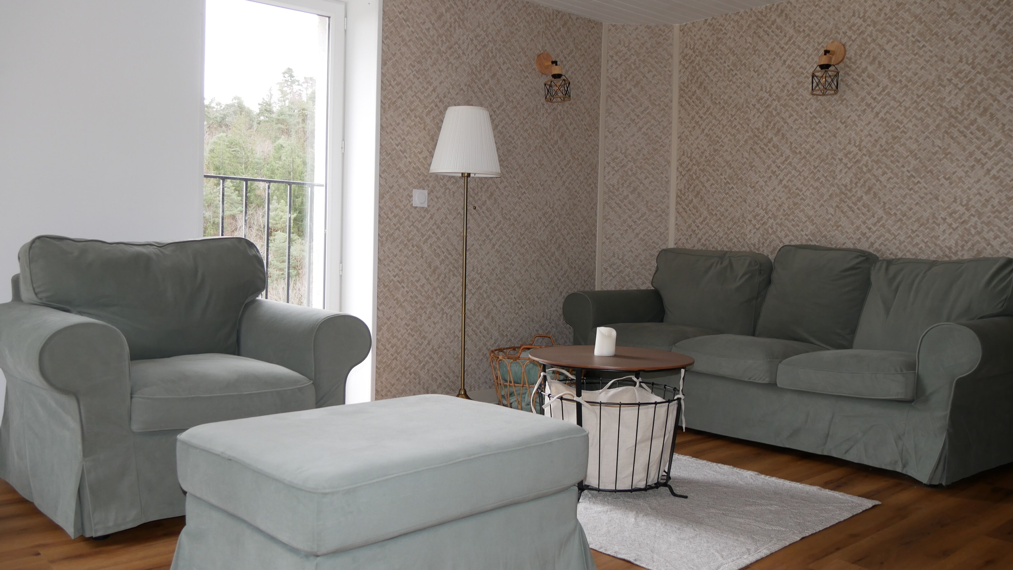 Televisión y chimenea 