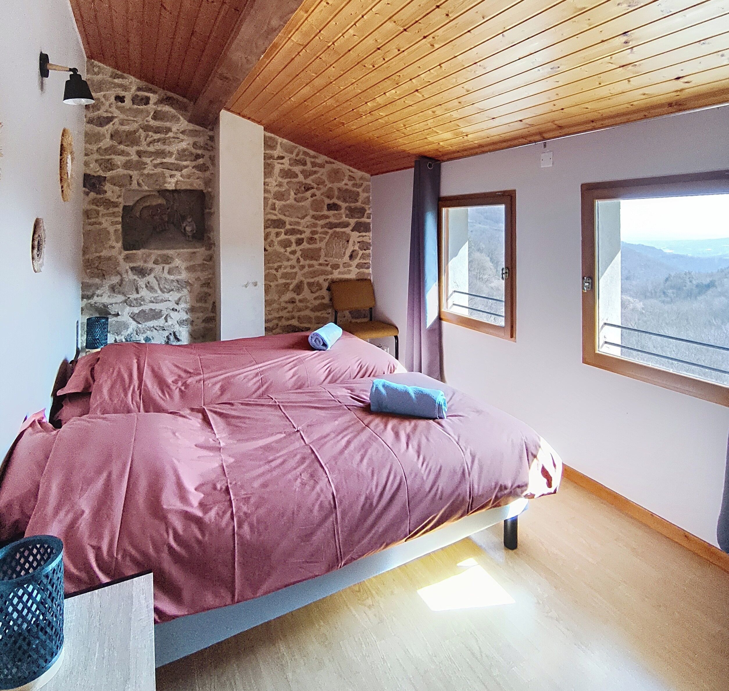 4 habitaciones, wifi y ropa de cama 