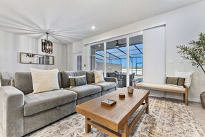 Smart TV, video games - Sleeps 10•Pvt pool•Themed rooms•Near Disney (Clermont)