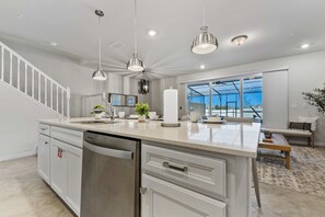 Interior - Sleeps 10•Pvt pool•Themed rooms•Near Disney (Clermont)