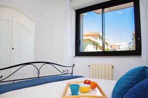 2 bedrooms, iron/ironing board, free WiFi