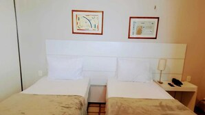 Room - Stylish Room with Free Breakfast Near Top Fortaleza Landmarks at Beautiful Beach (Ceará)