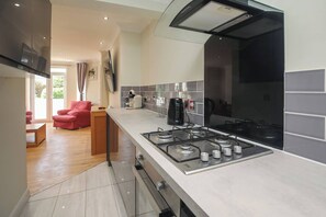 Apartment, 2 Bedrooms, Accessible, Balcony | Interior - Charming Central Kingston Flat by the River (Kingston Upon Thames)