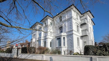 Apartment, 2 Bedrooms, Accessible, Balcony | Exterior