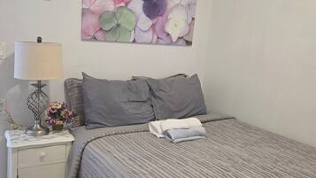 2 chambres, fer et planche Ă repasser, Wi-Fi gratuit, draps fournis