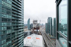 View from patio - Central and Cozy 1BD - 1BA Downtown (Toronto)