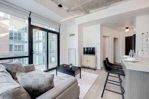 Open Living: A Room with a Kitchen View - Studio Gem in the lovely Waterfront Communities (Toronto)