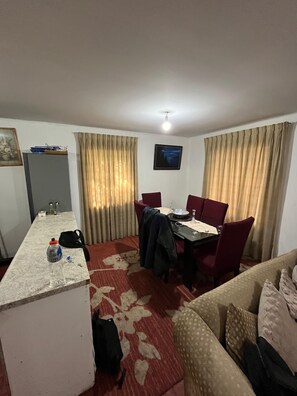 Luokittelematon kuva, 4 kautta 10, painike