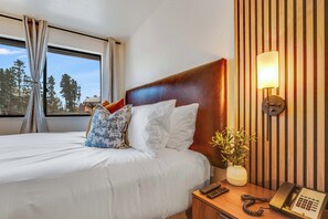 2 Schlafzimmer, Zimmersafe, Schreibtisch, Bügeleisen/Bügelbrett