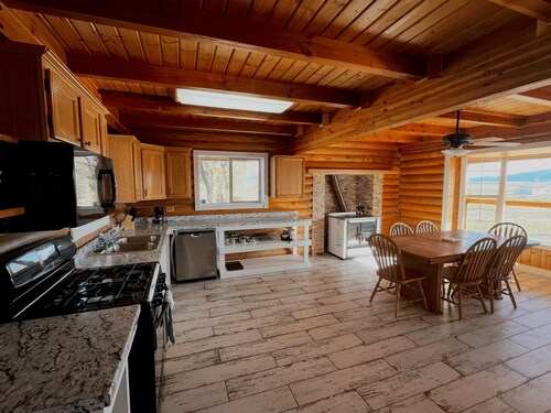 Charming Cedar City cabin: Horse friendly