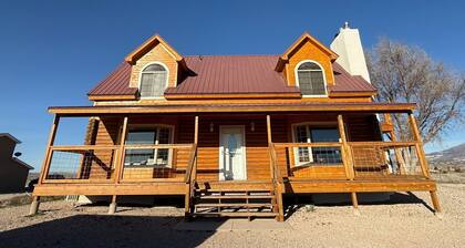 Charming Cedar City cabin: Horse friendly