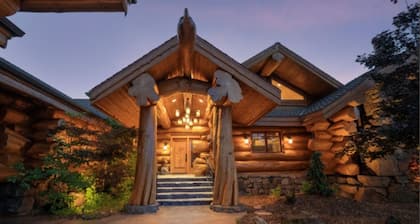 Majestic Mt. Shasta Retreat, Breathtaking Views of Mt. Shasta & Lake Siskiyou