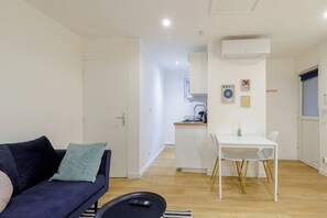 Living area - Havre Provençal - Air conditioning, TV, Wifi (Montélimar)