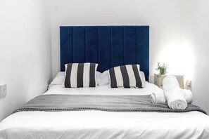 2 dormitoris, planxa i posts de planxar, wifi i roba de llit 