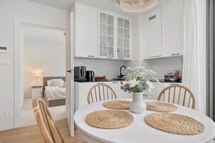 Apartment | Dining