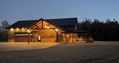 Kid friendly vacation home with pool and garage bonus area with a pool table!