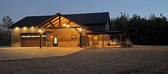 Kid friendly vacation home with pool and garage bonus area with a pool table!