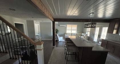 Kid friendly vacation home with pool, patio and garage bonus area!