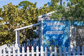 Property grounds - Pet-Friendly Riverfront Retreat - Cozy Studio in Arts District (Melbourne)