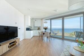 Apartment | Living room - Spacious Apartment With a sea View (Rewal)