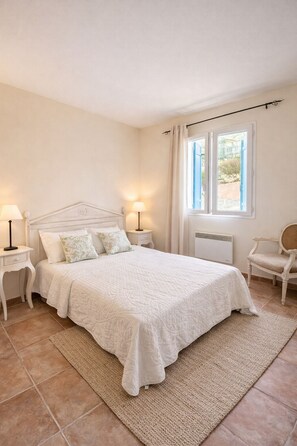 2 Schlafzimmer, Bügeleisen/Bügelbrett, Bettwäsche