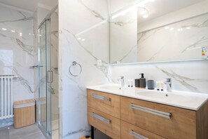 Towels - Le Roxane joli cocon avec petit terrasse (Cannes)
