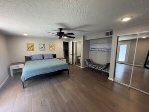 5 bedrooms, iron/ironing board, WiFi, bed sheets - Spacious 5-bedroom house in beautiful Yuma with AC and sparkling pool (Yuma)