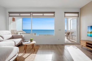 Smart TV - Apartment 'Vista Mar y Sol' Estepona (Estepona)