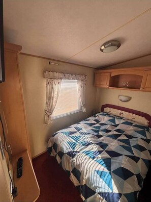 3 habitaciones y ropa de cama