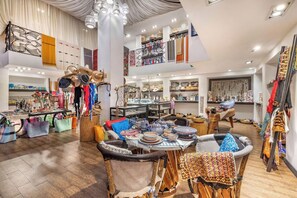 Dining - 4 Serene Suites w/ Balcony, Fitness Center & 6 Pools near Punta Sur Golf Club (San José del Cabo)