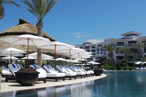 Unclassified image, 5 of 50, button - 4 Suites w/ Balcony, Free Parking & Valet; 0.2km to Pescador Shops & Dining (San José del Cabo)